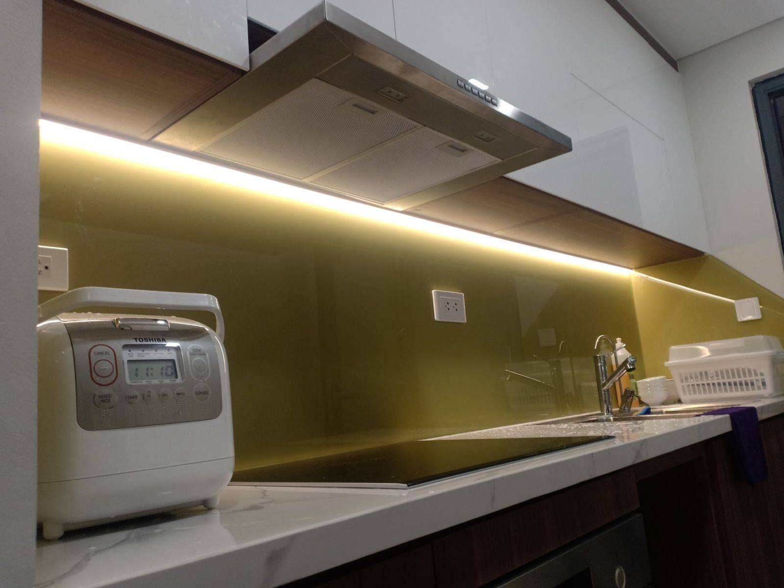 đèn tuýp LED tủ bếp
