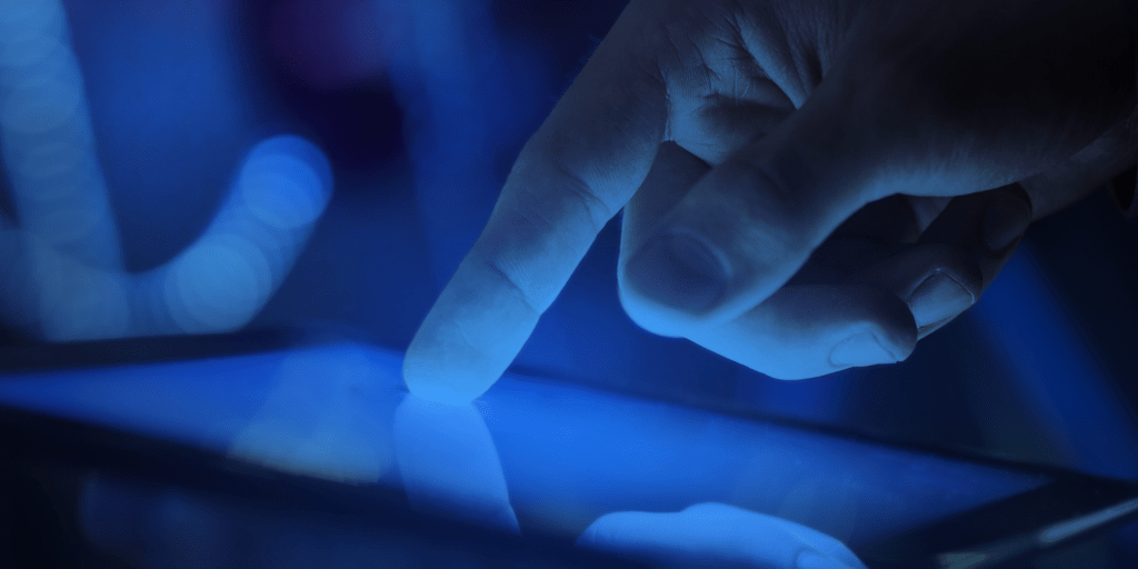 1> Ánh Sáng Xanh Là Gì 6 den phau thuat