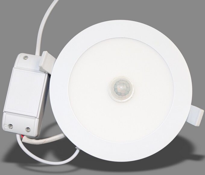 den-led-am-tran-sieu-mong-cam-bien-9w-220v-nsd126s-nanoco